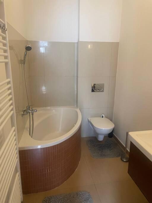 Apartman Pistacia Priame Centrum Bb Banská Bystrica Exteriér fotografie